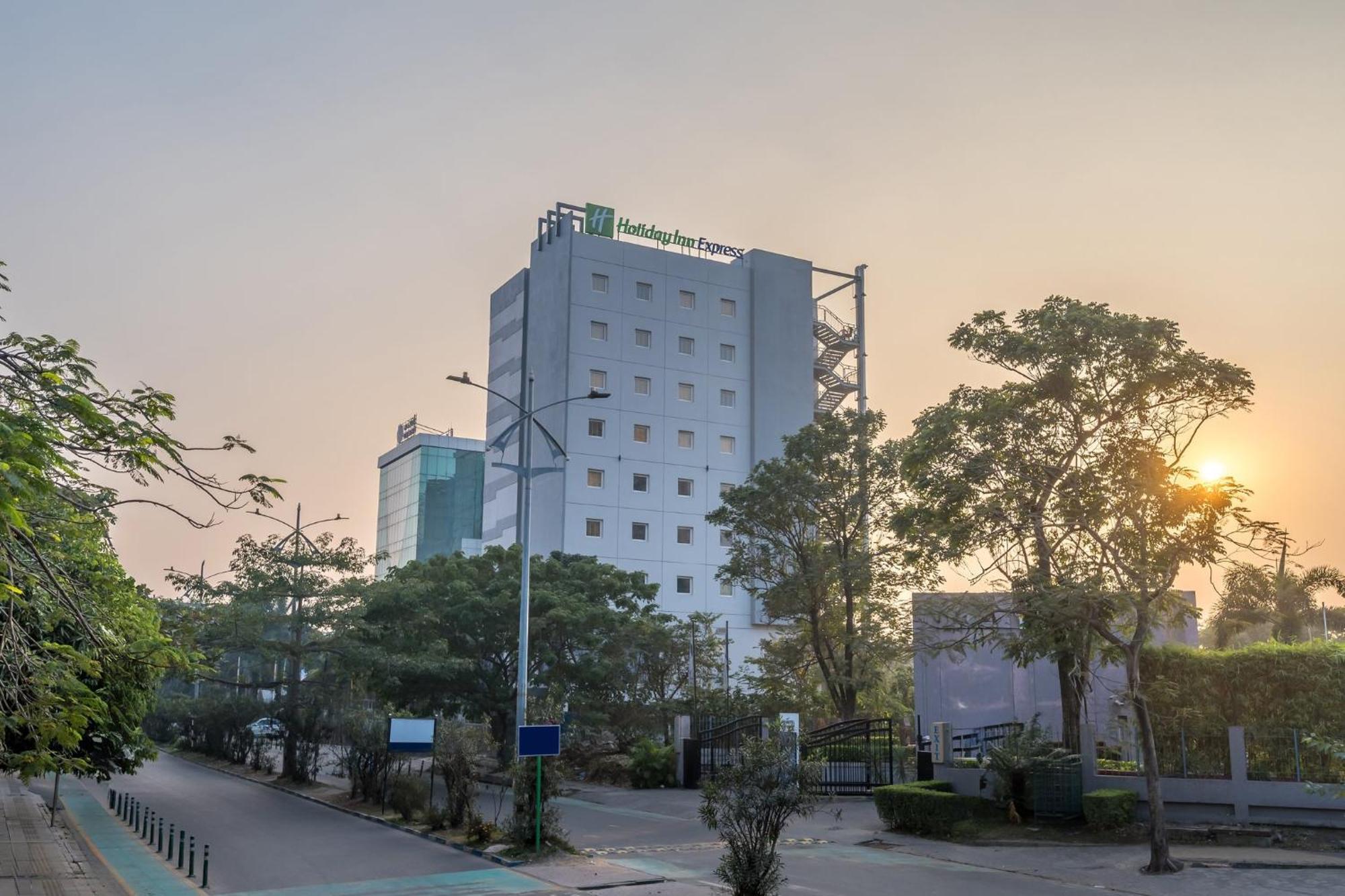 Holiday Inn Express Kolkata New Town By Ihg Exterior foto